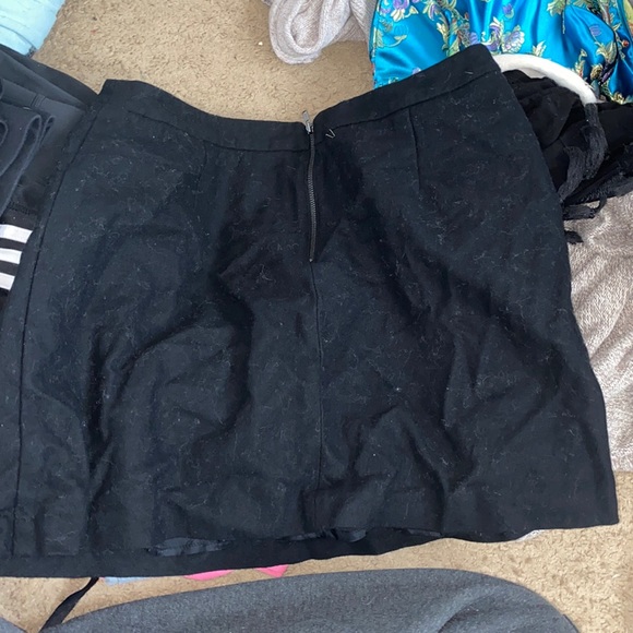 skirt - Picture 2 of 2